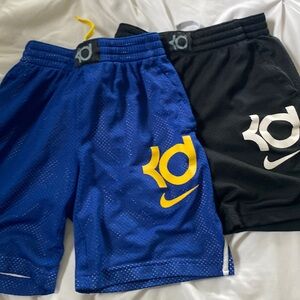 Boys Nike KD shorts size Medium